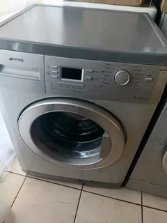 8kgs Silver Smeg front loader washing machine