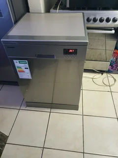 Silver metallic Hisense 14 place dishwasher