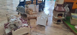 Sylvanian doll house and accessories