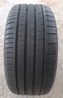 Big Luck!!! 1× 285 40 21 Inch Pirelli P Zero Tyre For Sale R2500 Fitted