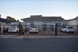 Rental Investment Property - 4  Spacious Flats - 8 Bedrooms -brantwood Kuilsriver - R 2 800 000