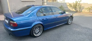 BMW E39 M5 5.0L