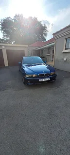 BMW E39 M5 5.0L
