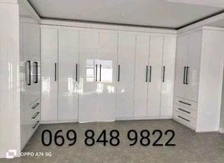 Mobile Master Carpenter: Custom Kitchen, Bedroom & Lounge Sets Built On-Site