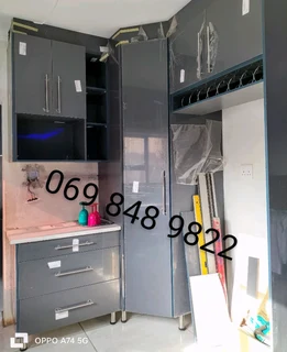 Mobile Master Carpenter: Custom Kitchen, Bedroom &amp; Lounge Sets Built On-Site