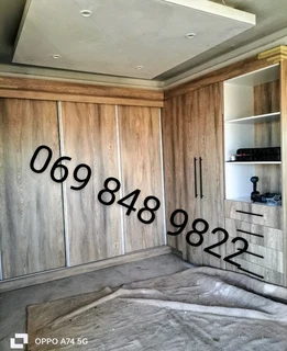 Mobile Master Carpenter: Custom Kitchen, Bedroom &amp; Lounge Sets Built On-Site