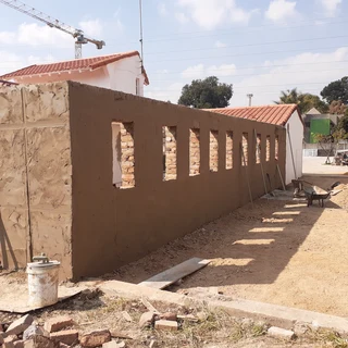 Bricklayer services for bricks in commercial and residential projects that requier bricklaying