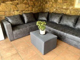 Lodge Upholstered Corner Couch