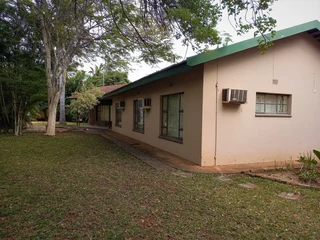 FAMILY HOME IN A FINE LOCATION
