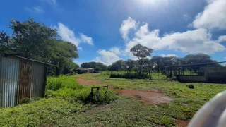 18 Ha plot in Northam area with 3 houses