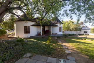 PIKETBERG: THREE BEDROOM HOUSE WITH APARTMENT FOR SALE