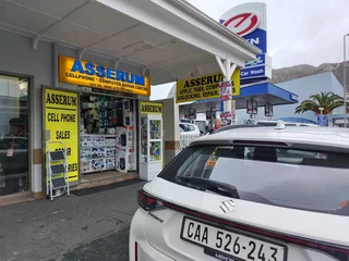 Looking for a salesman. We are an electronics shop located in Fish Hoek.