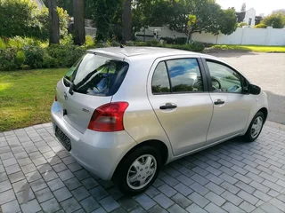 2007 TOYOTA YARIS T1 5-DOOR A/C 200000KM