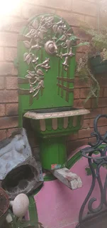 PURE CAST IRON WATERFEATURE,  BIRD FEEDER