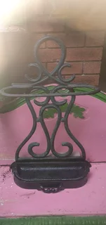 PURE CAST IRON WATERFEATURE,  BIRD FEEDER