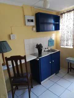 Cozy flatlet for a single person in quiet Soneike, Kuils River