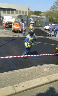 Landscaping tar &amp; Paving