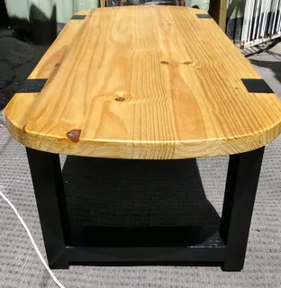 Carpenter looking for contract work