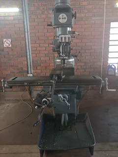 Lagun Turret Milling Machine