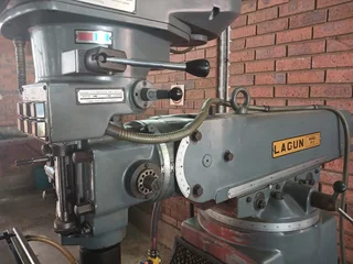 Lagun Turret Milling Machine