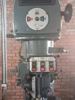 Lagun Turret Milling Machine