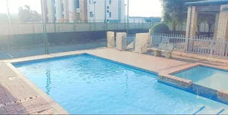 Bachelor upstairs floor to Rent in Ferndale