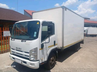 2015 Isuzu Npr400 Amt 4.5ton Volume Body