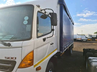 2014 Hino 500 Series 1626 8Ton Curtainside Truck