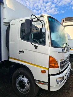2014 Hino 500 Series 1626 8Ton Curtainside Truck