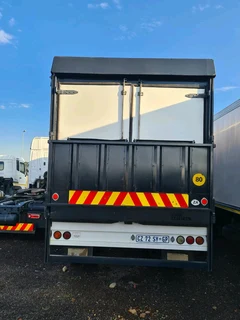 2014 Hino 500 Series 1626 8Ton Curtainside Truck