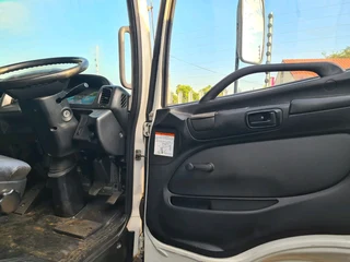 2014 Hino 500 Series 1626 8Ton Curtainside Truck