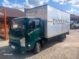 2017 Isuzu Npr400 Amt 4.5 Ton Volume Body