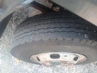 2017 Isuzu NPR400 AMT 4.5 TON VOLUME BODY