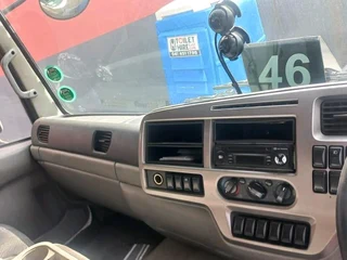 2019 UD CRONER PKE250 AUTOMATIC 9TON VOLUME BODY TRUCK