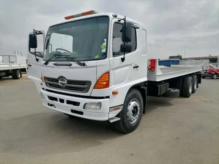 2016 Hino 500 Series 1627 Tag Axle Rollback Truck