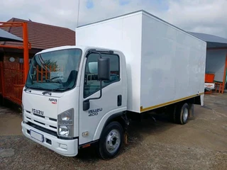 2018 Isuzu Npr400 Amt 4.5ton Volume Body