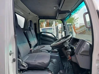 2018 ISUZU NPR400 AMT 4.5TON VOLUME BODY