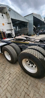 2020 and 2019 VOLVO FH440 TRUCK TRACTORS