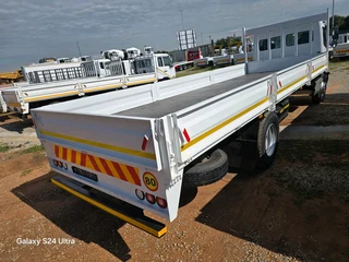 2013 Mercedes Benz Axor 1518 Dropside Truck