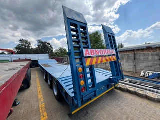 2013 Paramount Tri Axle Step Deck Trailer