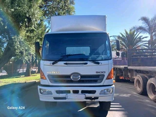 2015 HINO 500 SERIES 2626 18TON VOLUME BODY TRUCK