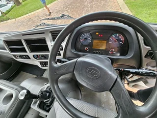 2020 UD CRONER LKE210 CHASSIS CAB TRUCK