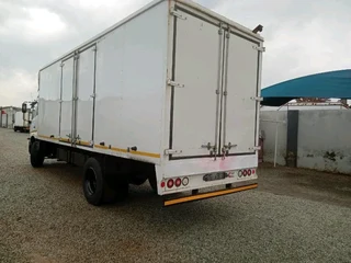2019 UD CRONER PKE250 AUTOMATIC 9TON VOLUME BODY TRUCK