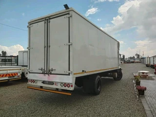 2019 UD CRONER PKE250 AUTOMATIC 9TON VOLUME BODY TRUCK