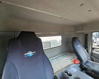 2019 UD QUESTER CWE330 COMPACTOR TRUCK