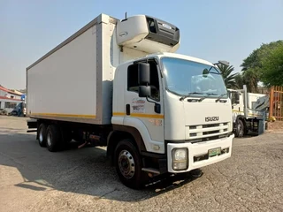 2015 Isuzu F-series Fvm1200 12ton Refrigerated Truck