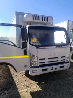 2010 Isuzu Nqr500 Amt 5 Ton Fridge Truck