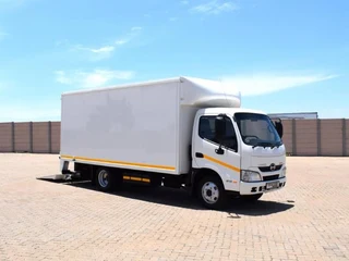 2014 Hino 300 Series 614 Lwb Volume Body Truck
