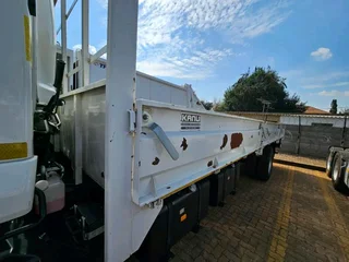 2022 ISUZU FTR850 DROPSIDE TRUCK