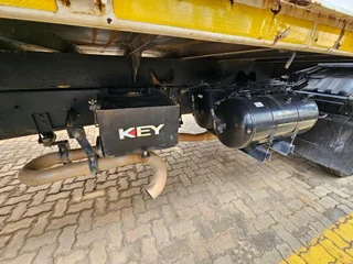 2022 ISUZU FTR850 DROPSIDE TRUCK